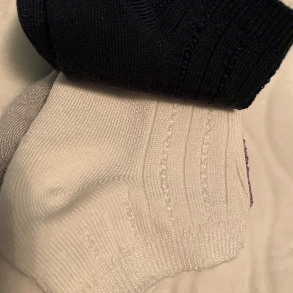 3 for $30 Jones Nee York 5 Ankle Socks Women’s Sz 4-10 - Picture 7 of 9